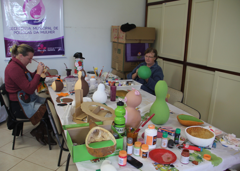 ARTEMAIO PROMOVE CURSO DE ARTESANATO EM PORONGO